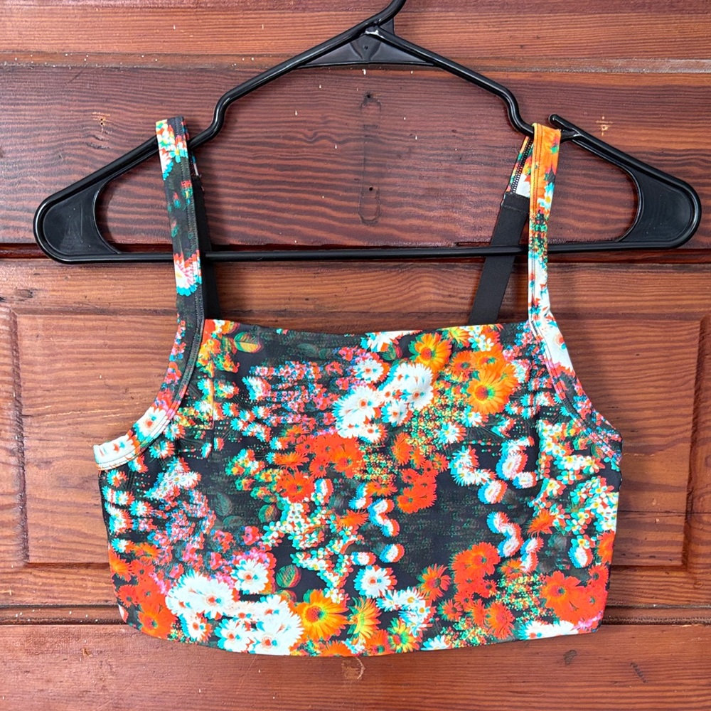Offline by Aerie Blurred Floral Sports Bra Size M